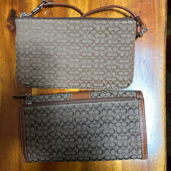 Coach Jacquard Signature Buckle Wallet and Wristlet - Picture 2 of 6